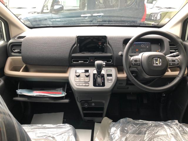 フリード エアー EX クリアランスソナー オートクルーズコントロール レーンアシスト 衝突被害軽減システム 両側電動スライドドア オートライト LEDヘッドランプ スマートキー 電動格納ミラー シートヒーター 3列シート(4枚目)