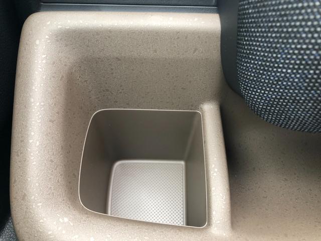 フリード エアー EX クリアランスソナー オートクルーズコントロール レーンアシスト 衝突被害軽減システム 両側電動スライドドア オートライト LEDヘッドランプ スマートキー 電動格納ミラー シートヒーター 3列シート(52枚目)