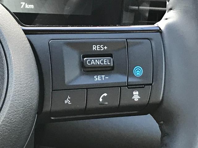 セレナ ｅ－パワー　ハイウェイスターＶ　全周囲カメラ　クリアランスソナー　ＴＶ　オートクルーズコントロール　衝突被害軽減システム　両側電動スライドドア　ＬＥＤヘッドランプ　スマートキー　電動格納ミラー　３列シート　ＣＶＴ　アルミホイール（16枚目）