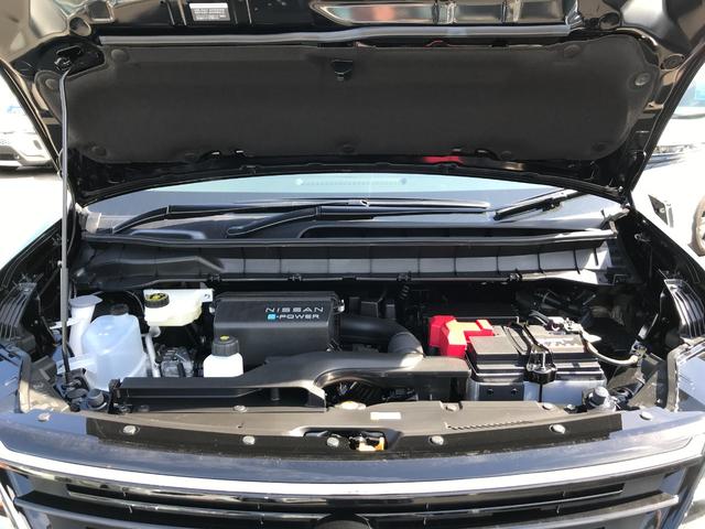 セレナ ｅ－パワー　ハイウェイスターＶ　全周囲カメラ　クリアランスソナー　ＴＶ　オートクルーズコントロール　衝突被害軽減システム　両側電動スライドドア　ＬＥＤヘッドランプ　スマートキー　電動格納ミラー　３列シート　ＣＶＴ　アルミホイール（24枚目）