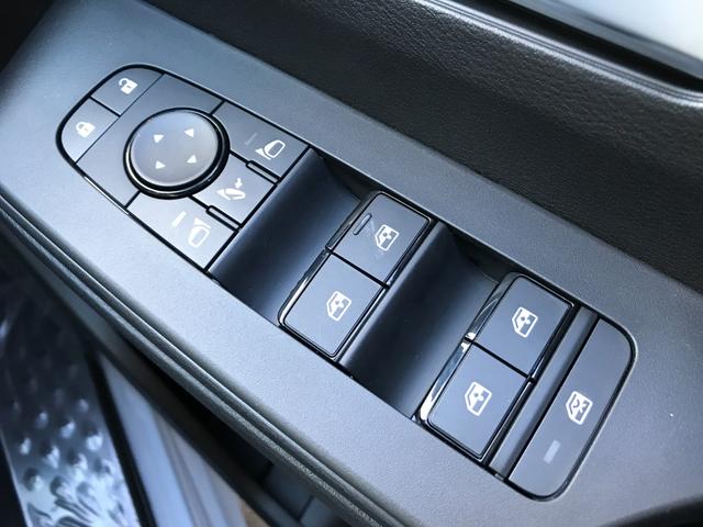 セレナ ｅ－パワー　ハイウェイスターＶ　全周囲カメラ　クリアランスソナー　ＴＶ　オートクルーズコントロール　衝突被害軽減システム　両側電動スライドドア　ＬＥＤヘッドランプ　スマートキー　電動格納ミラー　３列シート　ＣＶＴ　アルミホイール（26枚目）