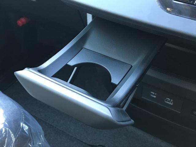 セレナ ｅ－パワー　ハイウェイスターＶ　全周囲カメラ　クリアランスソナー　ＴＶ　オートクルーズコントロール　衝突被害軽減システム　両側電動スライドドア　ＬＥＤヘッドランプ　スマートキー　電動格納ミラー　３列シート　ＣＶＴ　アルミホイール（32枚目）