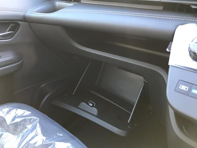 セレナ ｅ－パワー　ハイウェイスターＶ　全周囲カメラ　クリアランスソナー　ＴＶ　オートクルーズコントロール　衝突被害軽減システム　両側電動スライドドア　ＬＥＤヘッドランプ　スマートキー　電動格納ミラー　３列シート　ＣＶＴ　アルミホイール（36枚目）