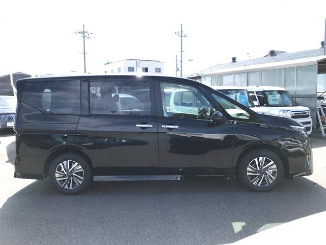 セレナ ｅ－パワー　ハイウェイスターＶ　全周囲カメラ　クリアランスソナー　ＴＶ　オートクルーズコントロール　衝突被害軽減システム　両側電動スライドドア　ＬＥＤヘッドランプ　スマートキー　電動格納ミラー　３列シート　ＣＶＴ　アルミホイール（37枚目）