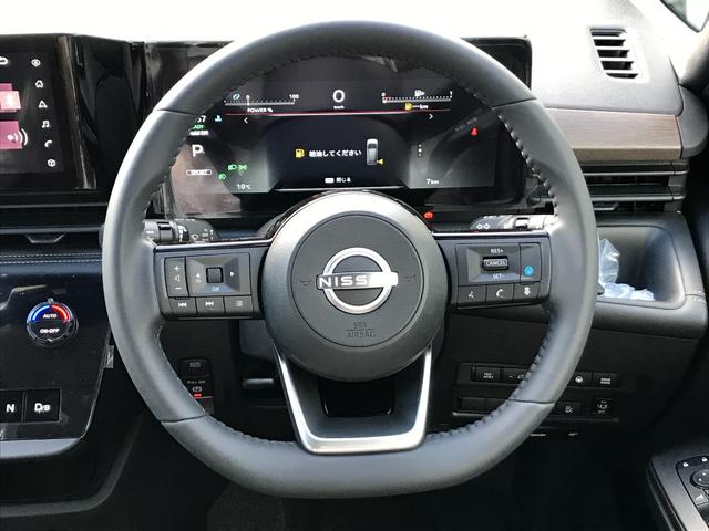 セレナ ｅ－パワー　ハイウェイスターＶ　全周囲カメラ　ＴＶ　クリアランスソナー　オートクルーズコントロール　レーンアシスト　衝突被害軽減システム　両側電動スライドドア　ＬＥＤヘッドランプ　スマートキー　アイドリングストップ　電動格納ミラー（8枚目）