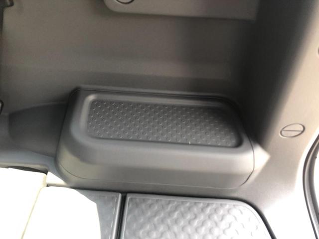 タフト Ｘ　クリアランスソナー　衝突被害軽減システム　オートライト　ＬＥＤヘッドランプ　スマートキー　アイドリングストップ　電動格納ミラー　サンルーフ　ＣＶＴ　盗難防止システム　ＡＢＳ　ＥＳＣ　衝突安全ボディ（22枚目）