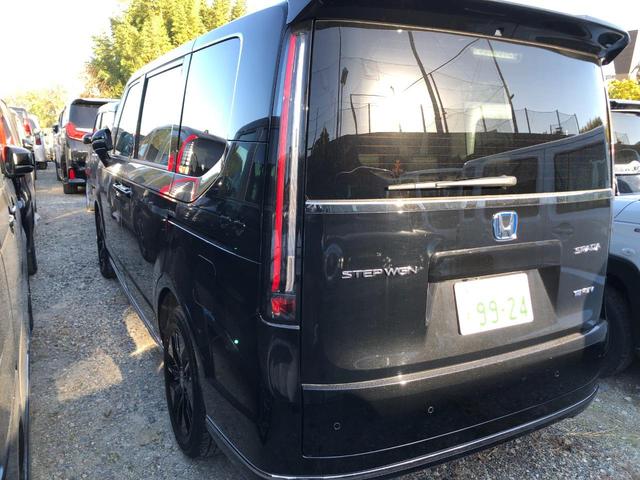 ステップワゴン ｅ：ＨＥＶスパーダ　全周囲カメラ　ナビ　クリアランスソナー　オートクルーズコントロール　レーンアシスト　衝突被害軽減システム　両側電動スライドドア　オートライト　ＬＥＤヘッドランプ　電動リアゲート　スマートキー（10枚目）