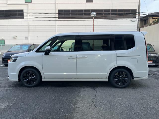 ステップワゴン スパーダ クリアランスソナー オートクルーズコントロール レーンアシスト 衝突被害軽減システム 両側電動スライドドア オートライト LEDヘッドランプ スマートキー 電動格納ミラー シートヒーター 3列シート(32枚目)