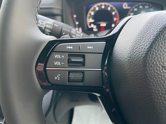 ステップワゴン スパーダ　クリアランスソナー　オートクルーズコントロール　レーンアシスト　衝突被害軽減システム　両側電動スライドドア　オートライト　ＬＥＤヘッドランプ　電動リアゲート　スマートキー　シートヒーター　３列シート（12枚目）