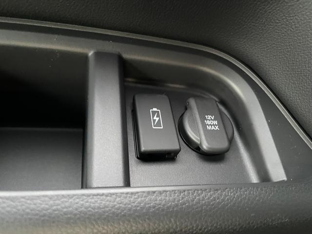 ステップワゴン スパーダ　クリアランスソナー　オートクルーズコントロール　レーンアシスト　衝突被害軽減システム　両側電動スライドドア　オートライト　ＬＥＤヘッドランプ　電動リアゲート　スマートキー　シートヒーター　３列シート（32枚目）