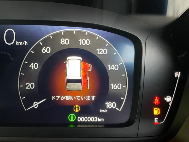 ステップワゴン スパーダ　クリアランスソナー　オートクルーズコントロール　レーンアシスト　衝突被害軽減システム　両側電動スライドドア　オートライト　ＬＥＤヘッドランプ　電動リアゲート　スマートキー　シートヒーター　３列シート（37枚目）