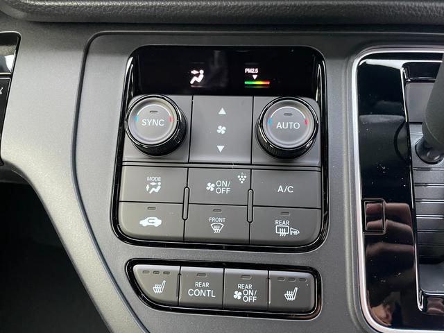 ステップワゴン スパーダ　クリアランスソナー　オートクルーズコントロール　レーンアシスト　衝突被害軽減システム　両側電動スライドドア　オートライト　ＬＥＤヘッドランプ　電動リアゲート　スマートキー　シートヒーター　３列シート（40枚目）