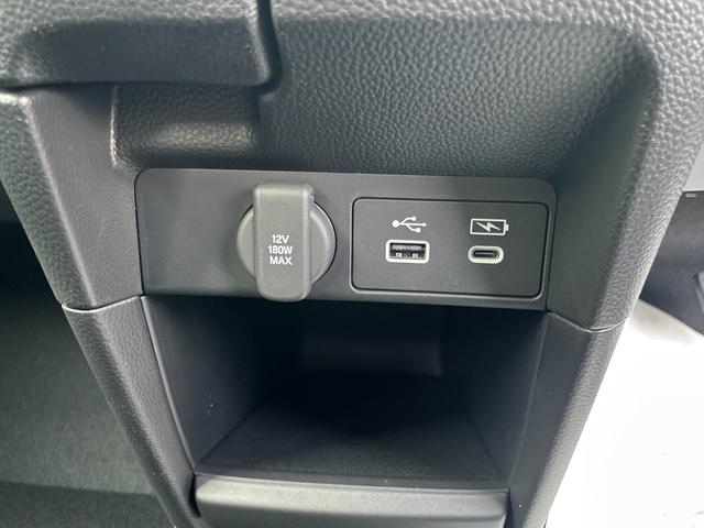 ステップワゴン スパーダ　クリアランスソナー　オートクルーズコントロール　レーンアシスト　衝突被害軽減システム　両側電動スライドドア　オートライト　ＬＥＤヘッドランプ　電動リアゲート　スマートキー　シートヒーター　３列シート（41枚目）