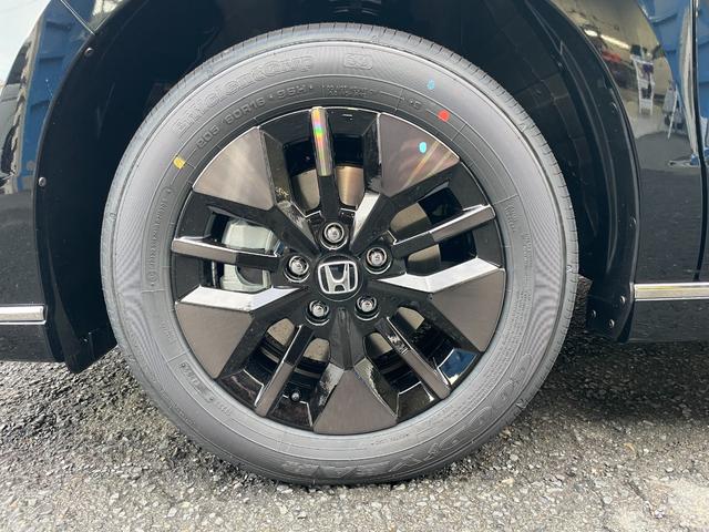 ステップワゴン スパーダ　クリアランスソナー　オートクルーズコントロール　レーンアシスト　衝突被害軽減システム　両側電動スライドドア　オートライト　ＬＥＤヘッドランプ　電動リアゲート　スマートキー　シートヒーター　３列シート（50枚目）