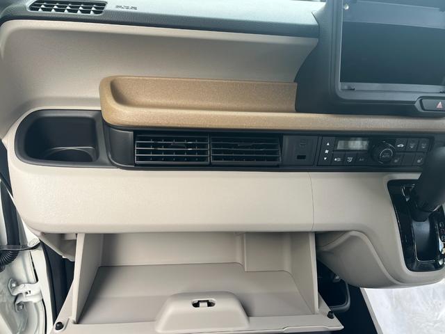 Ｎ－ＢＯＸ ベースグレード　バックカメラ　両側スライド・片側電動　クリアランスソナー　オートクルーズコントロール　レーンアシスト　衝突被害軽減システム　オートライト　ＬＥＤヘッドランプ　スマートキー　アイドリングストップ（16枚目）