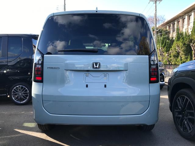 フリード エアー　ＥＸ　クリアランスソナー　オートクルーズコントロール　レーンアシスト　衝突被害軽減システム　両側電動スライドドア　ＬＥＤヘッドランプ　スマートキー　電動格納ミラー　シートヒーター　３列シート　ウォークスルー（21枚目）