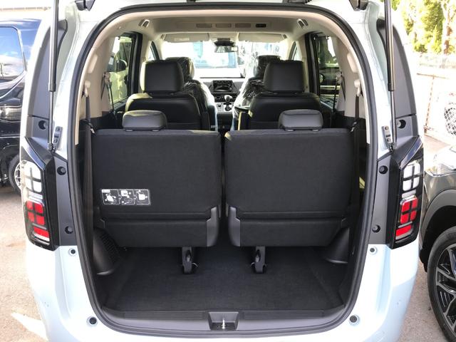 フリード エアー　ＥＸ　クリアランスソナー　オートクルーズコントロール　レーンアシスト　衝突被害軽減システム　両側電動スライドドア　ＬＥＤヘッドランプ　スマートキー　電動格納ミラー　シートヒーター　３列シート　ウォークスルー（24枚目）