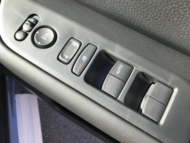 フリード エアー　ＥＸ　クリアランスソナー　オートクルーズコントロール　レーンアシスト　衝突被害軽減システム　両側電動スライドドア　ＬＥＤヘッドランプ　スマートキー　電動格納ミラー　シートヒーター　３列シート　ウォークスルー（16枚目）