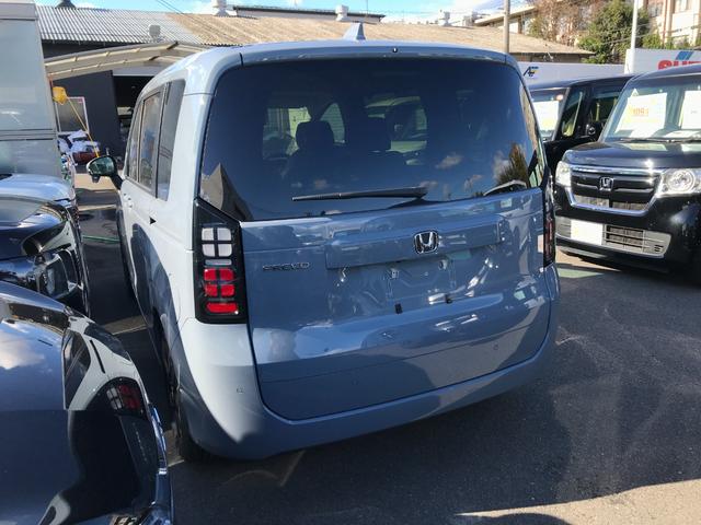 フリード エアー　ＥＸ　クリアランスソナー　オートクルーズコントロール　レーンアシスト　衝突被害軽減システム　両側電動スライドドア　ＬＥＤヘッドランプ　スマートキー　電動格納ミラー　シートヒーター　３列シート　ウォークスルー（20枚目）