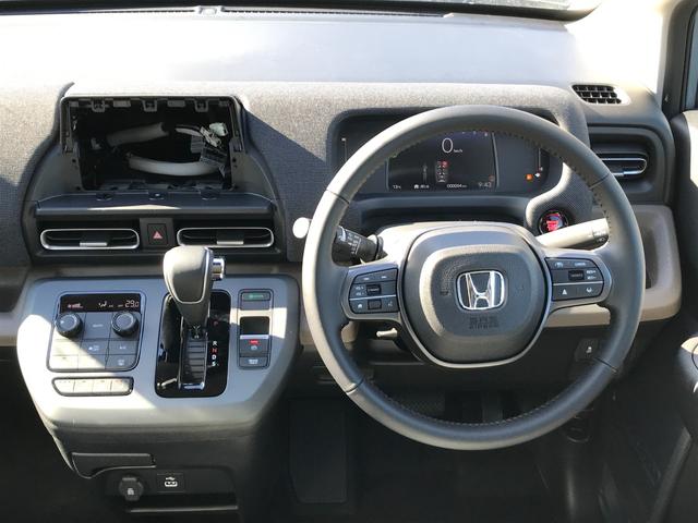 フリード エアー　ＥＸ　クリアランスソナー　オートクルーズコントロール　レーンアシスト　衝突被害軽減システム　両側電動スライドドア　ＬＥＤヘッドランプ　スマートキー　電動格納ミラー　シートヒーター　３列シート　ウォークスルー（43枚目）