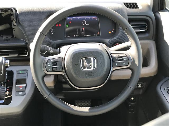 フリード エアー　ＥＸ　クリアランスソナー　オートクルーズコントロール　衝突被害軽減システム　両側電動スライドドア　オートライト　ＬＥＤヘッドランプ　スマートキー　電動格納ミラー　シートヒーター　３列シート　ウォークスルー（8枚目）