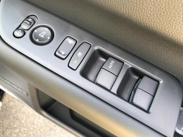 フリード エアー　ＥＸ　クリアランスソナー　オートクルーズコントロール　衝突被害軽減システム　両側電動スライドドア　オートライト　ＬＥＤヘッドランプ　スマートキー　電動格納ミラー　シートヒーター　３列シート　ウォークスルー（14枚目）