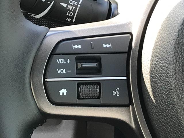 フリード エアー　ＥＸ　クリアランスソナー　オートクルーズコントロール　衝突被害軽減システム　両側電動スライドドア　オートライト　ＬＥＤヘッドランプ　スマートキー　電動格納ミラー　シートヒーター　３列シート　ウォークスルー（15枚目）