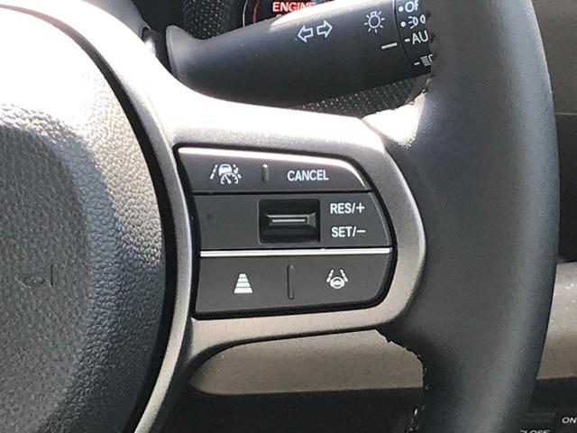 フリード エアー　ＥＸ　クリアランスソナー　オートクルーズコントロール　衝突被害軽減システム　両側電動スライドドア　オートライト　ＬＥＤヘッドランプ　スマートキー　電動格納ミラー　シートヒーター　３列シート　ウォークスルー（16枚目）