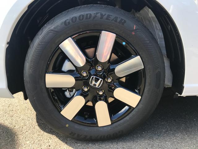 フリード エアー　ＥＸ　クリアランスソナー　オートクルーズコントロール　衝突被害軽減システム　両側電動スライドドア　オートライト　ＬＥＤヘッドランプ　スマートキー　電動格納ミラー　シートヒーター　３列シート　ウォークスルー（25枚目）