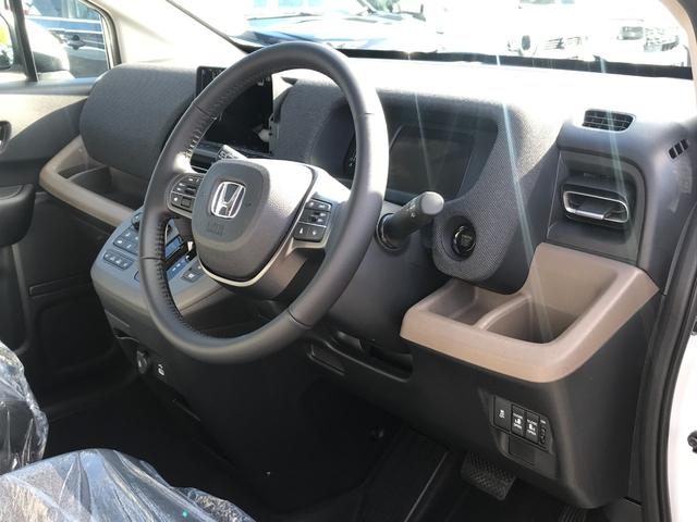 フリード エアー　ＥＸ　クリアランスソナー　オートクルーズコントロール　衝突被害軽減システム　両側電動スライドドア　オートライト　ＬＥＤヘッドランプ　スマートキー　電動格納ミラー　シートヒーター　３列シート　ウォークスルー（30枚目）