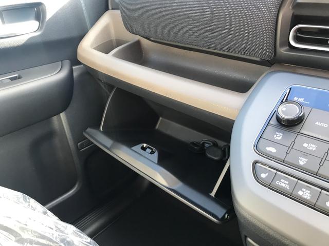 フリード エアー　ＥＸ　クリアランスソナー　オートクルーズコントロール　衝突被害軽減システム　両側電動スライドドア　オートライト　ＬＥＤヘッドランプ　スマートキー　電動格納ミラー　シートヒーター　３列シート　ウォークスルー（44枚目）