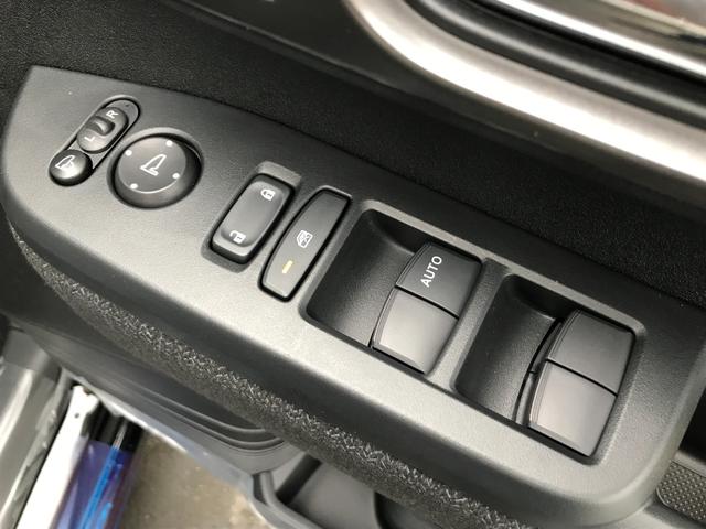 Ｎ－ＢＯＸカスタム ベースグレード　両側スライド・片側電動　クリアランスソナー　オートクルーズコントロール　レーンアシスト　衝突被害軽減システム　オートライト　ＬＥＤヘッドランプ　スマートキー　アイドリングストップ　電動格納ミラー（32枚目）