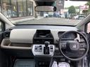 フリード ｅ：ＨＥＶエアー　登録済未使用車　バックカメラ　クリアランスソナー　オートクルーズコントロール　レーンアシスト　衝突被害軽減システム　両側電動スライドドア　オートライト　ＬＥＤヘッドランプ　電動格納ミラー　３列シート（2枚目）