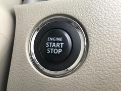 キーを携帯しているだけで、エンジンの始動が可能な装備です。プッシュスタートですのでエンジンの始動もボタンを押すだけです 7