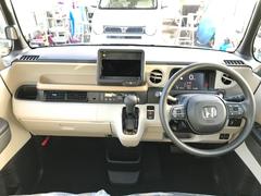 毎回座るフロントシート。運転席は必ず使用する部分ですので、座り心地が重要です！ 2