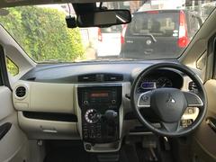 毎回座るフロントシート。運転席は必ず使用する部分ですので、座り心地が重要です！ 2