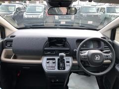 毎回座るフロントシート。運転席は必ず使用する部分ですので、座り心地が重要です！ 2