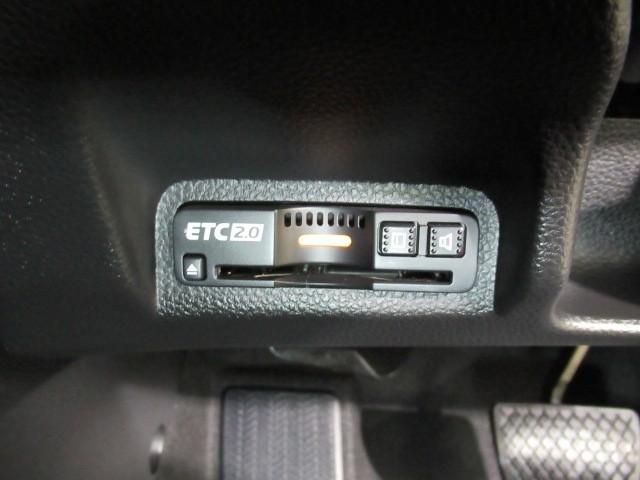 ヴェゼル ｅ：ＨＥＶ　Ｚ　１オナ　スマキ　フルオートエアコン　エアバッグ　両席エアバック　Ｒカメ　パワーウィンドウ　ＬＥＤランプ　アルミホイール　クルーズＣ　ナビ＆ＴＶ　メモリーナビ　キーレスエントリー　横滑り防止装置　ＡＢＳ（10枚目）