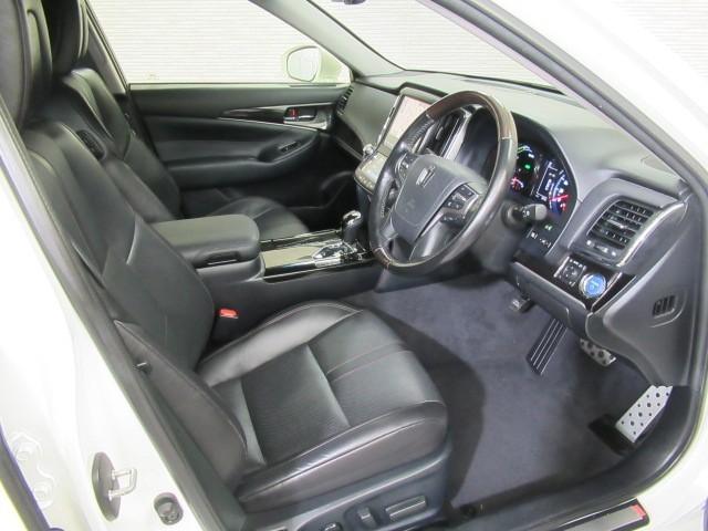 クラウンハイブリッド アスリートS J-フロンティア 革 地デジ クルコン LEDヘッドライト アルミホイール 電動シート 盗難防止装置 ETC車載器 キーレス ABS ナビ&TV メモリーナビ ドラレコ 横滑り防止機能 DVD バックカメラ エアコン(9枚目)