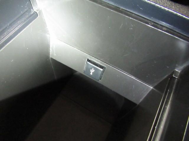 アルファード ２．５Ｓ　両側電動パワースライドドア　地上デジタル　Ｗエアコン　フルオートエアコン　盗難防止システム　横滑り防止　ＡＷ　クルーズＣ　ナビ＆ＴＶ　パワーステアリング　メモリナビ　ＬＥＤランプ　キーレスエントリー（24枚目）