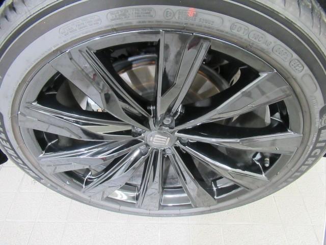 クラウンスポーツ Ｚ　ムーンルーフ　ＡＷＤ　フルセグテレビ　１オーナー　ＥＴＣ車載器　ＴＶナビ　クルコン　横滑り防止装置　エアバッグ　本革　ＡＣ１００Ｖ　メモリナビ　ドラレコ　キーレス　盗難防止装置　ＡＢＳ　アルミ（7枚目）