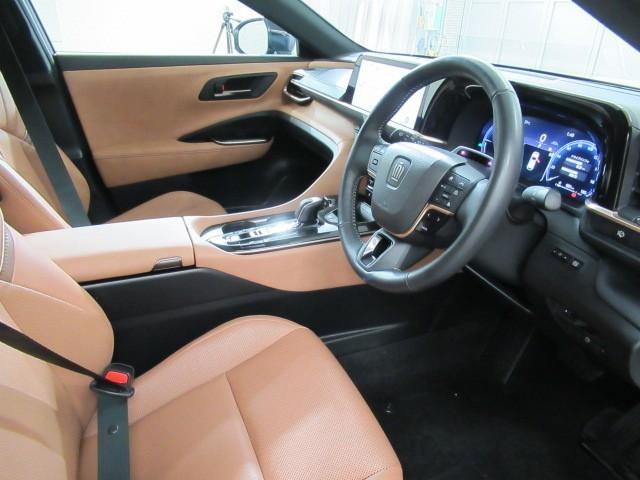クラウンスポーツ Ｚ　ムーンルーフ　ＡＷＤ　フルセグテレビ　１オーナー　ＥＴＣ車載器　ＴＶナビ　クルコン　横滑り防止装置　エアバッグ　本革　ＡＣ１００Ｖ　メモリナビ　ドラレコ　キーレス　盗難防止装置　ＡＢＳ　アルミ（8枚目）