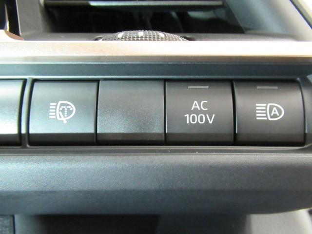 クラウンスポーツ Ｚ　ムーンルーフ　ＡＷＤ　フルセグテレビ　１オーナー　ＥＴＣ車載器　ＴＶナビ　クルコン　横滑り防止装置　エアバッグ　本革　ＡＣ１００Ｖ　メモリナビ　ドラレコ　キーレス　盗難防止装置　ＡＢＳ　アルミ（11枚目）