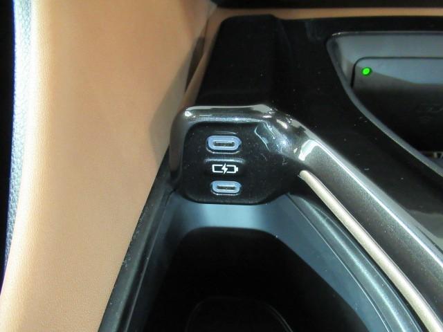 クラウンスポーツ Ｚ　ムーンルーフ　ＡＷＤ　フルセグテレビ　１オーナー　ＥＴＣ車載器　ＴＶナビ　クルコン　横滑り防止装置　エアバッグ　本革　ＡＣ１００Ｖ　メモリナビ　ドラレコ　キーレス　盗難防止装置　ＡＢＳ　アルミ（25枚目）