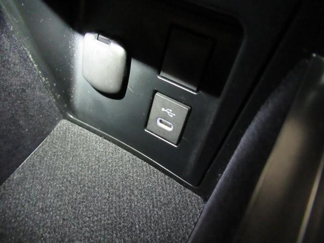 クラウンスポーツ Ｚ　ムーンルーフ　ＡＷＤ　フルセグテレビ　１オーナー　ＥＴＣ車載器　ＴＶナビ　クルコン　横滑り防止装置　エアバッグ　本革　ＡＣ１００Ｖ　メモリナビ　ドラレコ　キーレス　盗難防止装置　ＡＢＳ　アルミ（26枚目）
