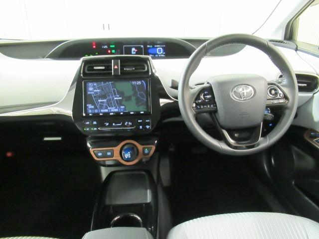 プリウスＰＨＶ Ｓセーフティプラス　横滑り防止装置　クルーズコントロール　１オーナー　ナビＴＶ　地デジＴＶ　キーフリー　スマートキー　ＤＶＤ　ＬＥＤライト　ＥＴＣ車載器　アルミホイール　イモビ　ＡＡＣ　ＡＢＳ　メモリーナビ　エアバッグ（23枚目）