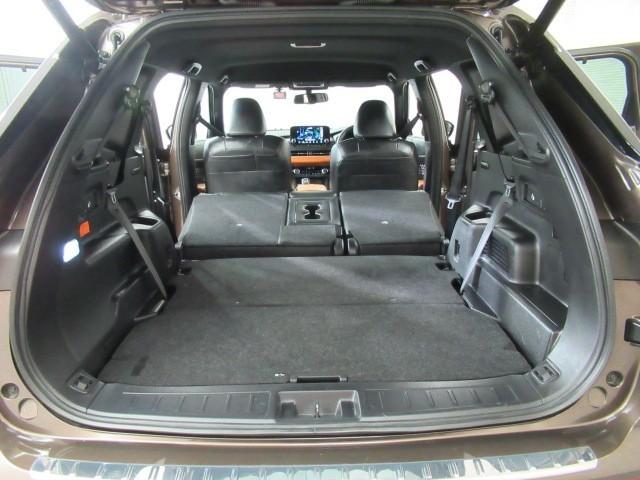 アウトランダーＰＨＥＶ Ｐ　横滑り防止　ワンオーナ　デュアルエアコン　１００Ｖ　ＥＴＣ車載器　フルセグＴＶ　パワーシート　ＬＥＤヘッドライト　４ＷＤ　メモリーナビ　ＡＢＳ　Ｂカメ　アルミ　オートクルーズコントロール　キーレス（35枚目）