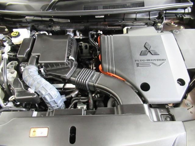 アウトランダーＰＨＥＶ Ｐ　横滑り防止　ワンオーナ　デュアルエアコン　１００Ｖ　ＥＴＣ車載器　フルセグＴＶ　パワーシート　ＬＥＤヘッドライト　４ＷＤ　メモリーナビ　ＡＢＳ　Ｂカメ　アルミ　オートクルーズコントロール　キーレス（39枚目）