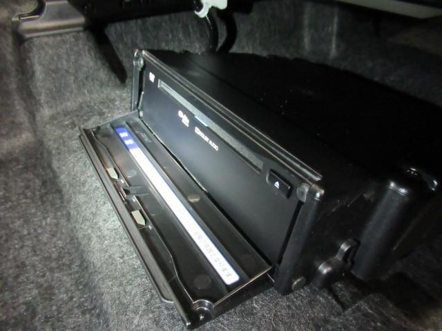 ヤリス Ｇ　バックモニタ－　誤発進抑制機能　スマートキー　盗難防止装置　横滑り防止機能　キーレス　ＥＴＣ　オートエアコン　メモリーナビ　ＡＢＳ　運転席エアバック　サイドエアバッグ　ＤＶＤ再生　ナビ（29枚目）
