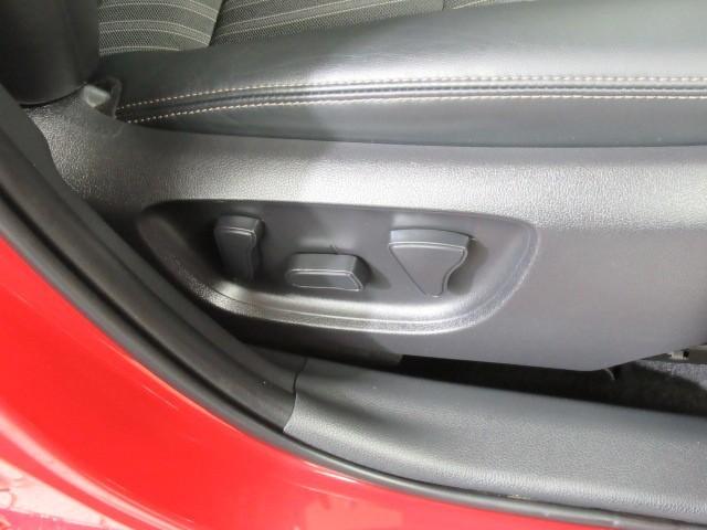 アクア Z LEDヘッドライト スマートキー 100V電源 イモビライザー アルミホイール オートクルーズコントロール エアコン ESC ナビ カーテンエアバッグ ETC キーレス パワーウインドウ ABS(11枚目)